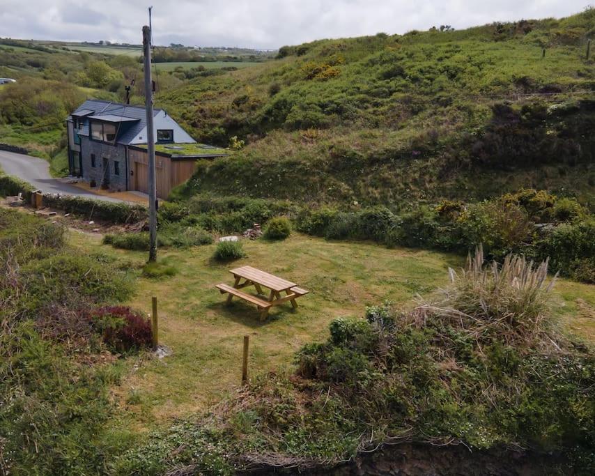 Cliff-Top Cottage On Coast Path W/Panoramic Views Trevine Exterior foto